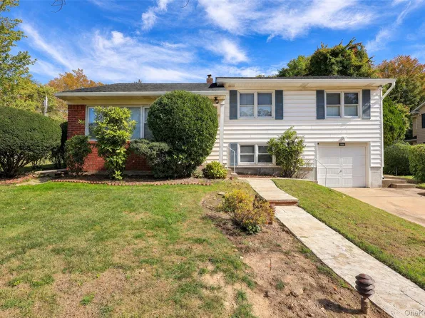 (undisclosed Address), Great Neck, NY 11023