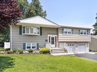 4 Dodd Ter, Verona, NJ 07044