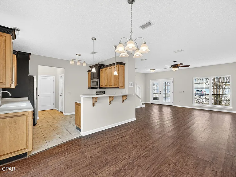 2605 Avondale Ct — Photo 7