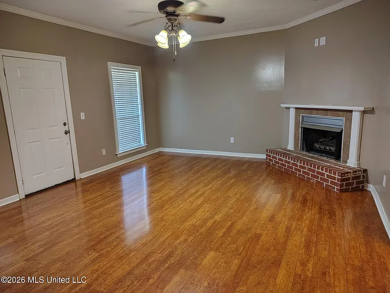 2111 Branch Creek Dr — Photo 3