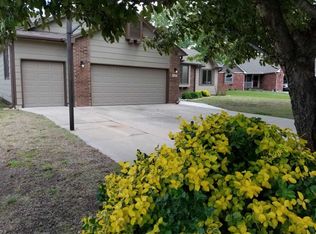 6927 E Woodbury Ct, Wichita, KS 67226