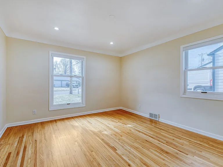 4220 36th St W — Photo 14