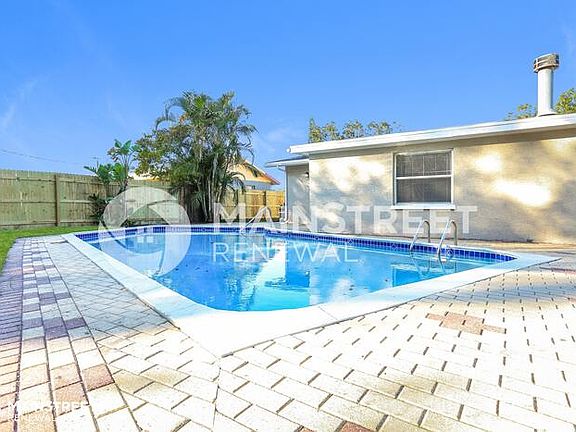 2nd image of 3315 W 34th Avenue Dr