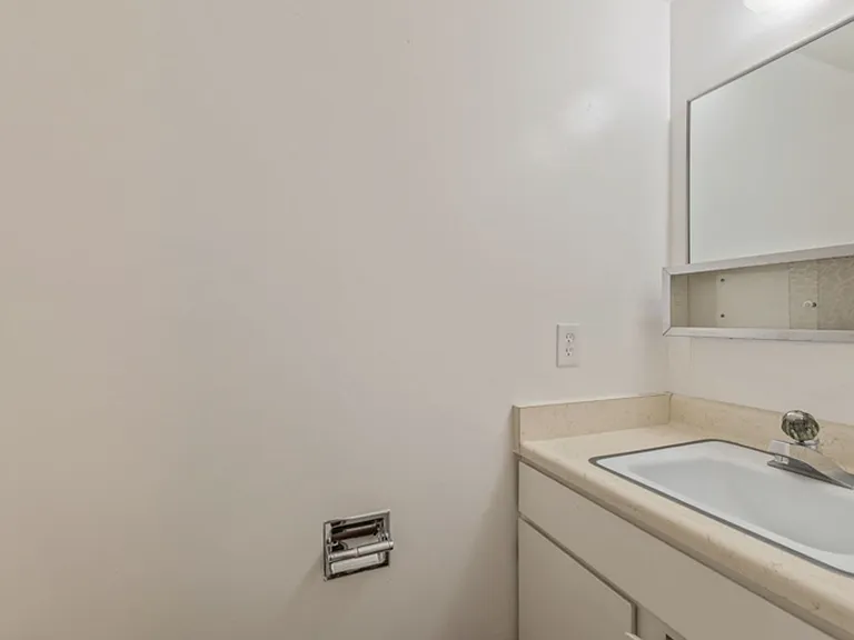 3261-3267 Gypsum Rd — Photo 6