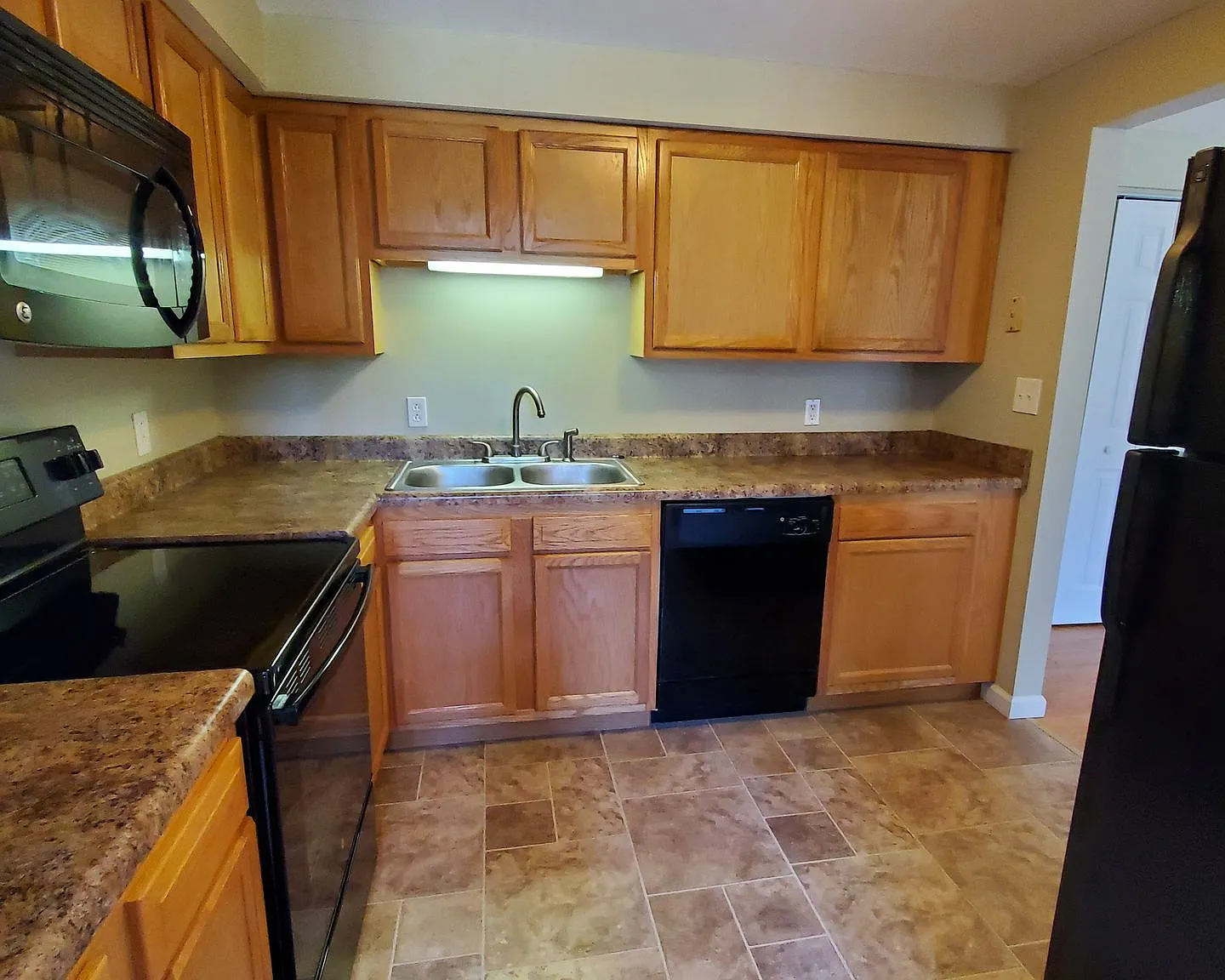 Apple Ridge Apartment Homes — Photo 3