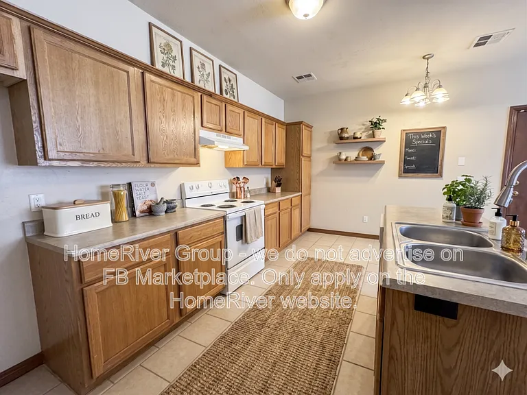 600 Garrison Ln — Photo 3