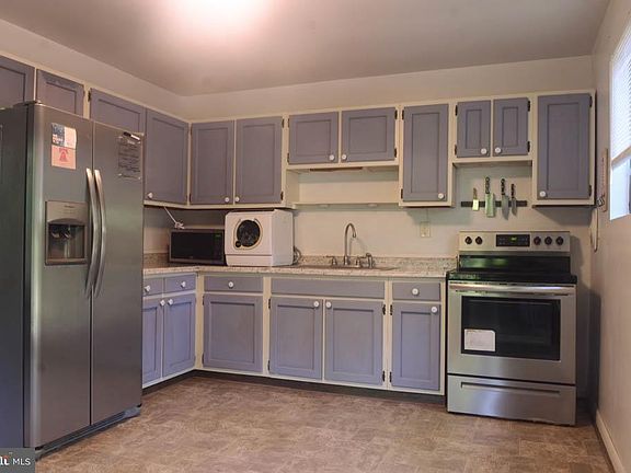 3rd image of 12109 Catalina Dr