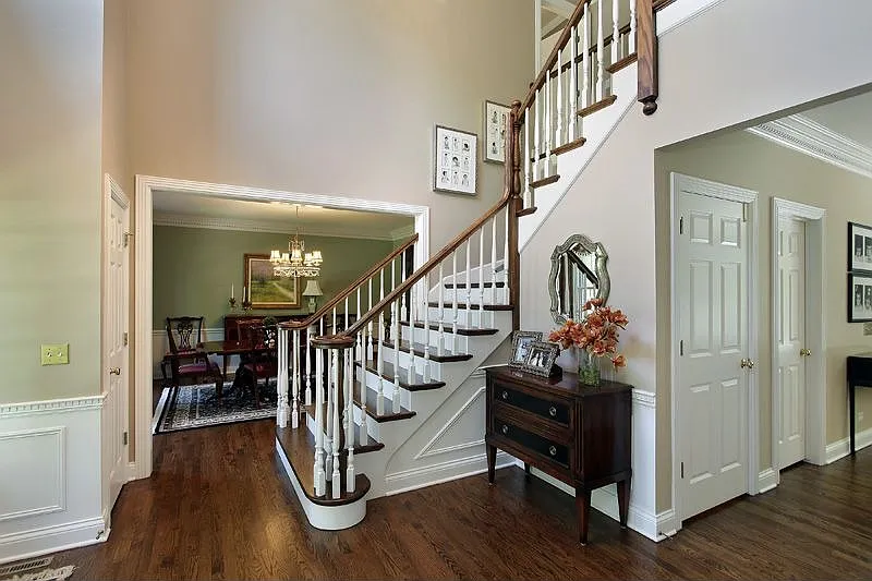 901 Tisbury Ln photo 1