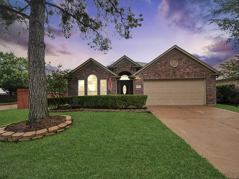 3003 Silver Spur Dr — Photo 1