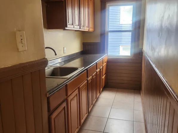 108 Rodney St #2, Worcester, MA 01605