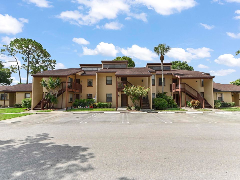 1st image of 105 Lakeview Drive E
