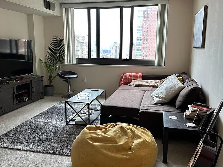 1420 Locust St #17J — Photo 2
