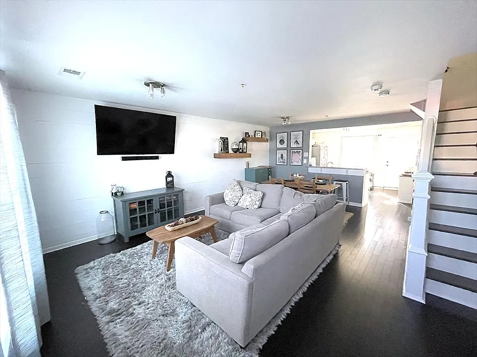 2488 Skyland Pl SE