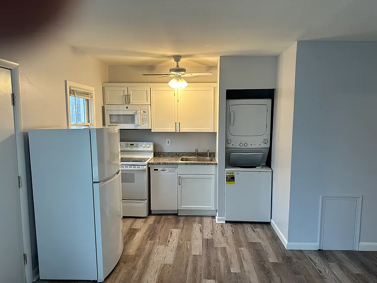 761 Adams St — Photo 18