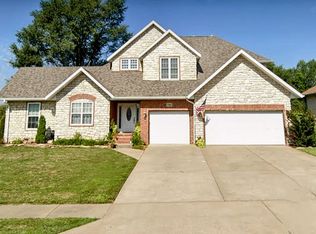 5369 S Lincoln Dr, Battlefield, MO 65619