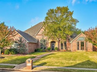 2701 Roxburgh Ct, Edmond, OK 73013