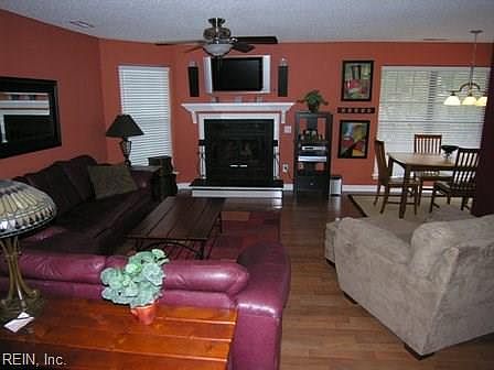 3rd image of 421 Harbour Pt APT 202