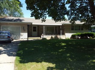 627 Braeburn Rd, Dundee, IL 60118