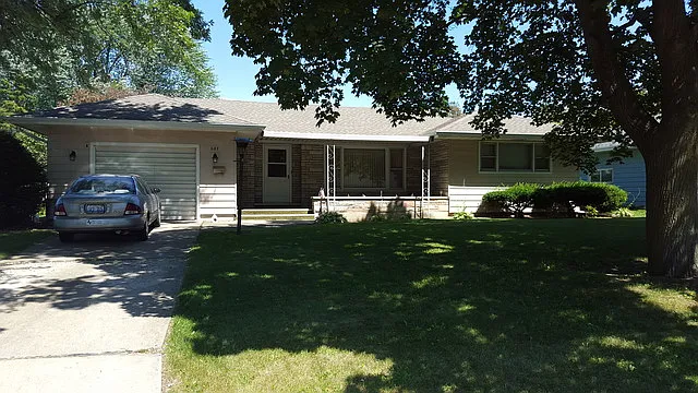 627 Braeburn Rd photo 1