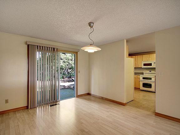 4th image of 3512 Francis Dr SE