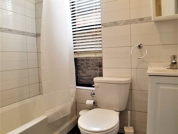 5th image of 837 Bedford Ave #1L