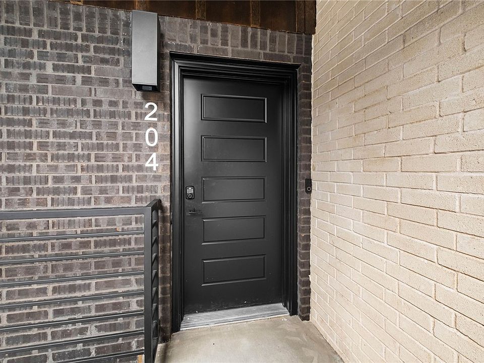 1st image of 3319 SE Mp Pkwy #204