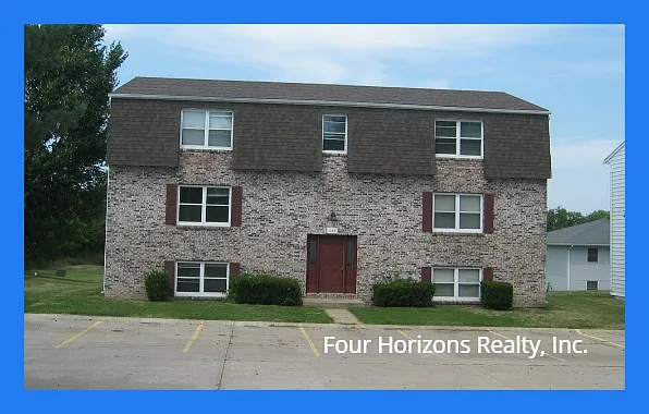 504 W Dodson St — Photo 1
