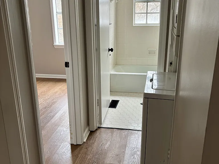 242 Lake Dr #2 — Photo 4
