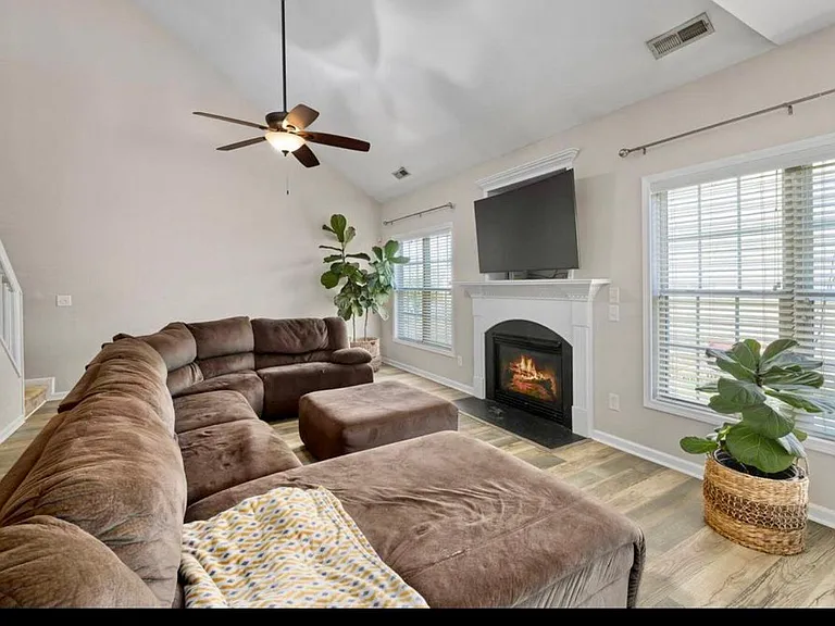 2029 Cartier Ruby Ln — Photo 12