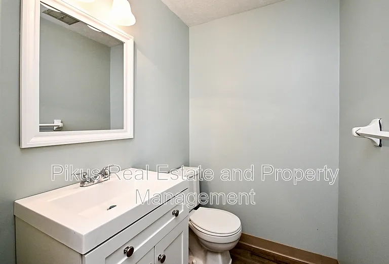 6111 Island Dr NW — Photo 3