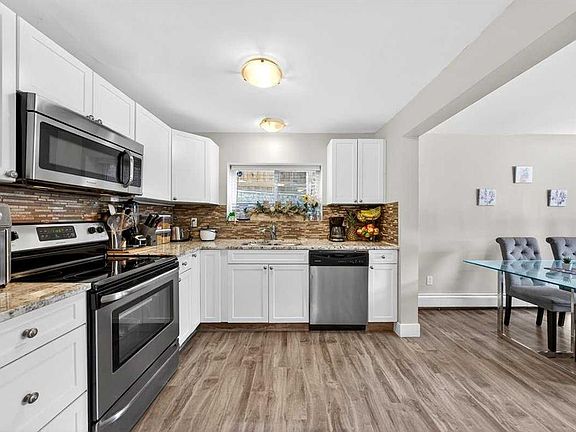 2nd image of 2117 E 16th St SW #11