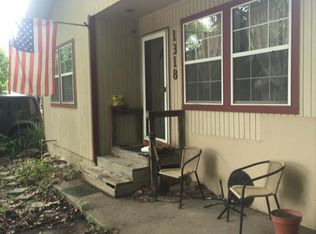 1318 Dakota St, Leavenworth, KS 66048