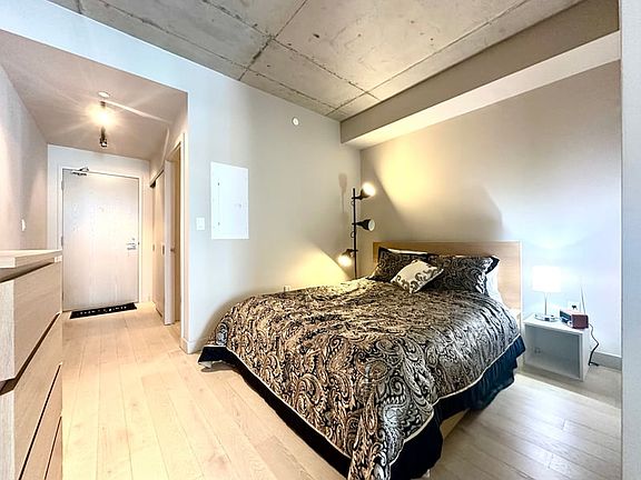 4th image of 224 Lyon St N #908