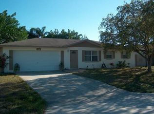 947 Hearty St, North Fort Myers, FL 33903