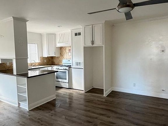 4th image of 7305 Kester Ave #6