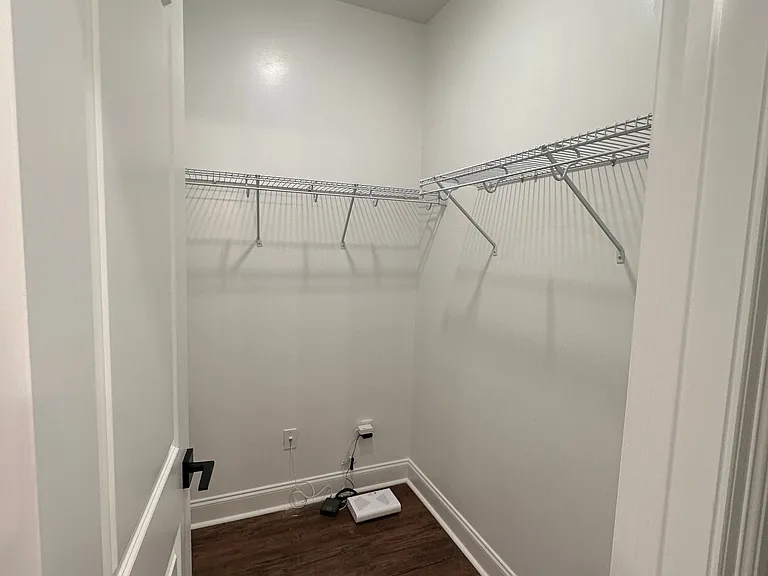636 Cottage Grove Cir #1 — Photo 9