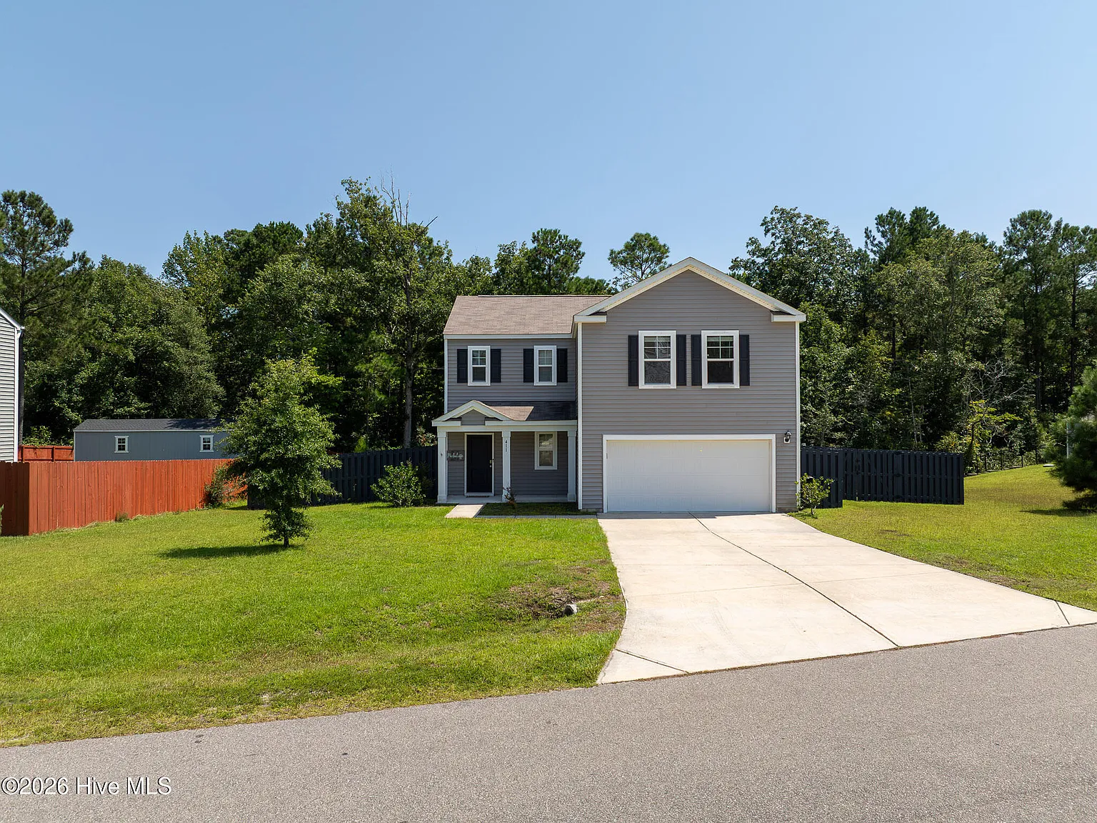 4 bed, 2.5 bath, $2,100 — Photo 2