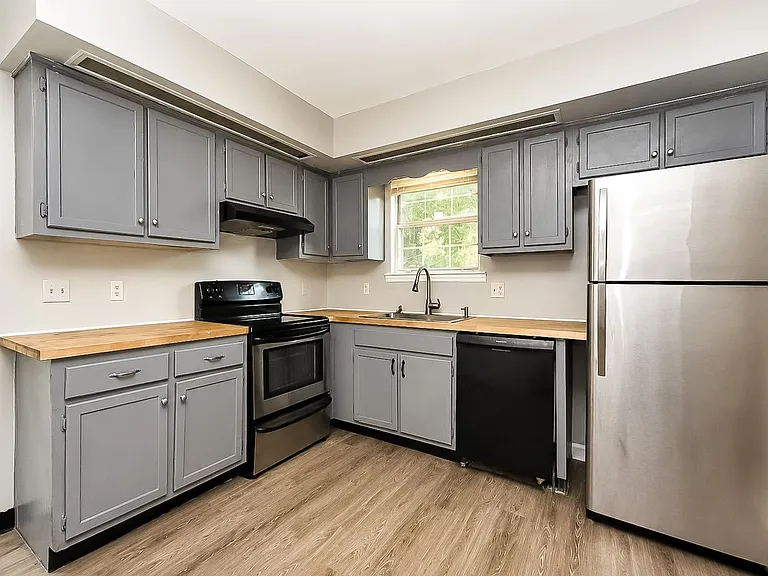 2827 Dayton Blvd #1 — Photo 8