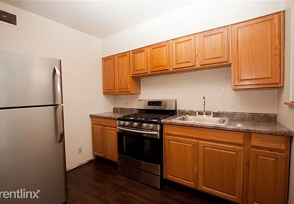 2 KITCHEN IMG_9947A