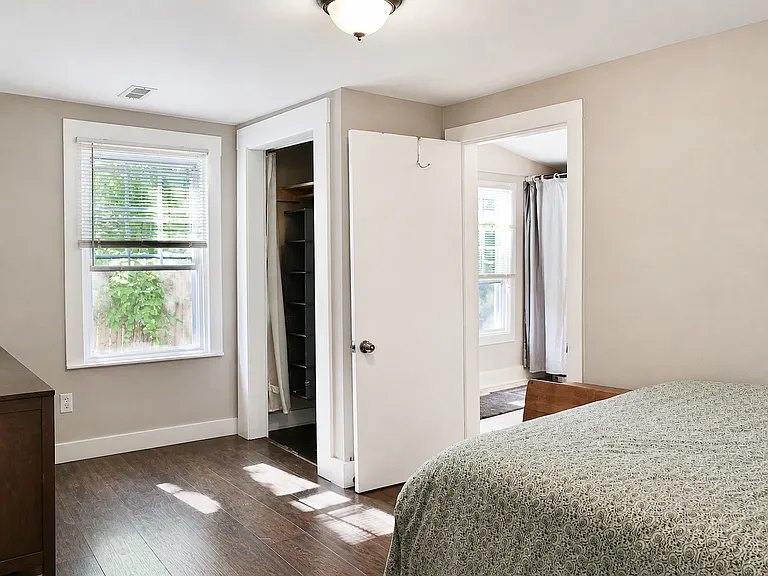 112 Lucile St — Photo 16