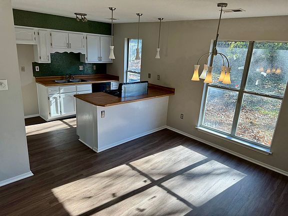 3rd image of 4289 Brighton Dr