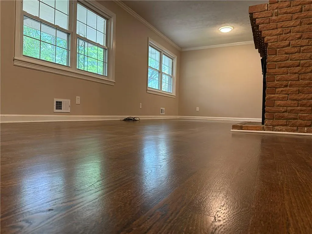 4 bed, 3.0 bath, 1732 sqft, $2,300 — Photo 4