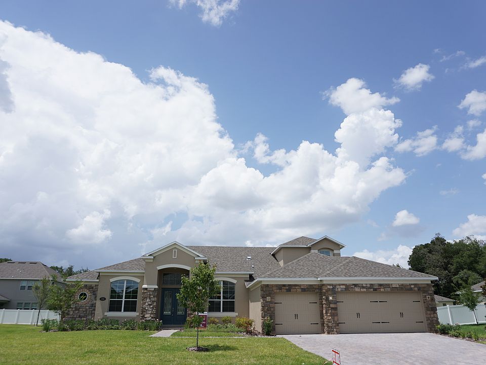 1st image of 304 Pine Leaf Cove