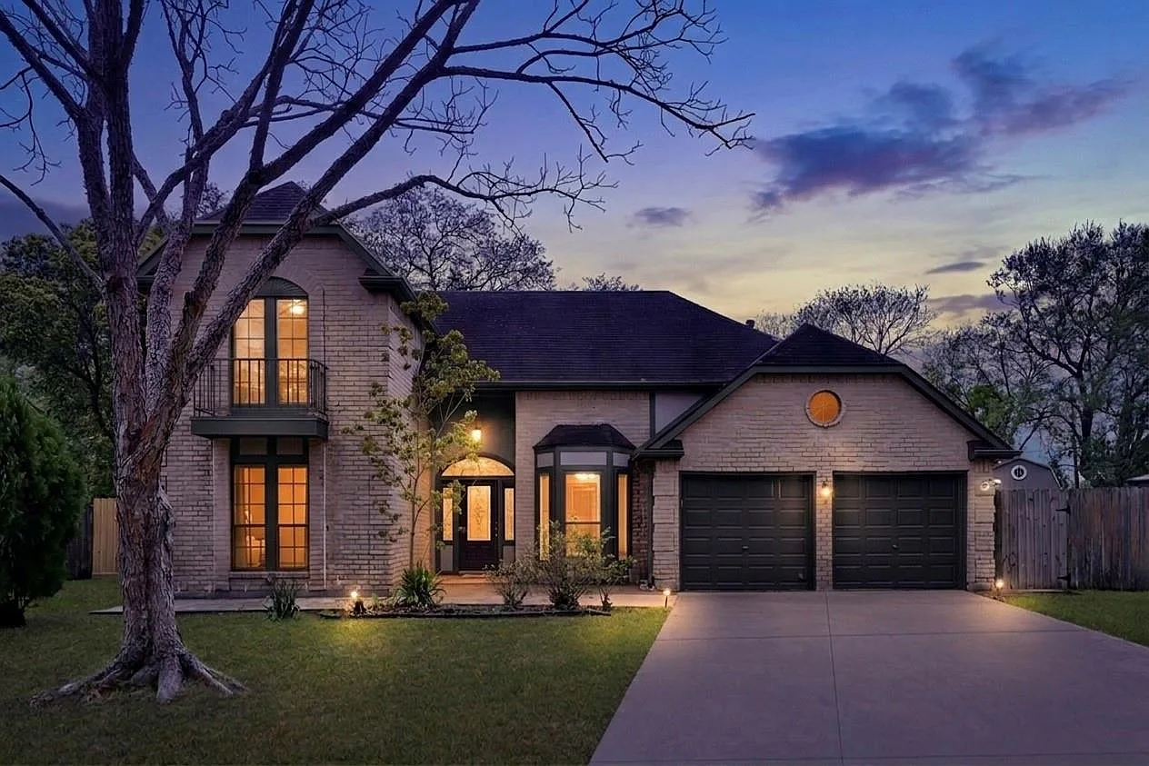 4 bed, 2.0 bath, 1752 sqft, $5,500 — Photo 1