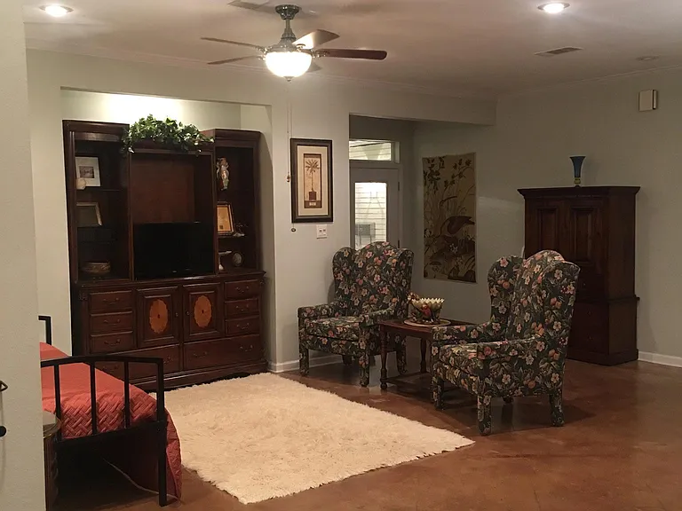 6360 Sevenoaks Ave — Photo 10