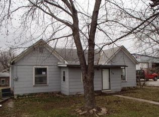 718 Main St, Wellsville, KS 66092