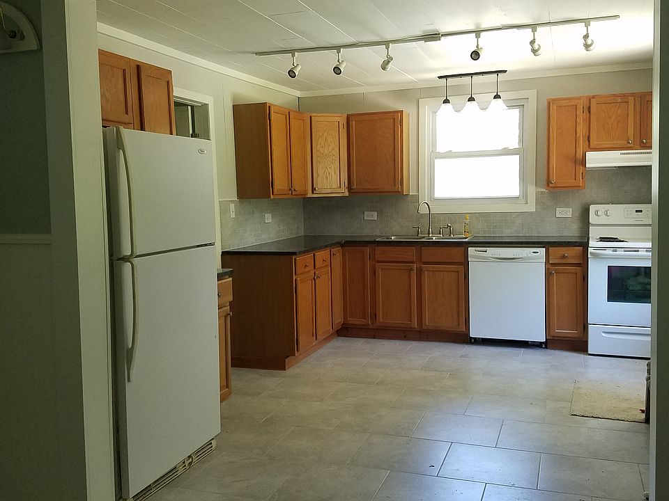 2nd image of 203 W Greenwood St