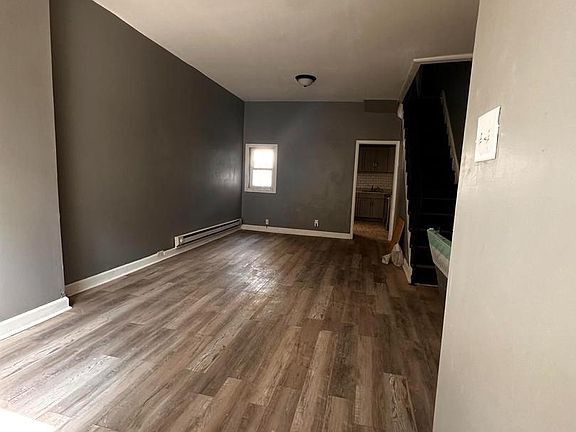 4th image of 2303 N Cleveland St #3