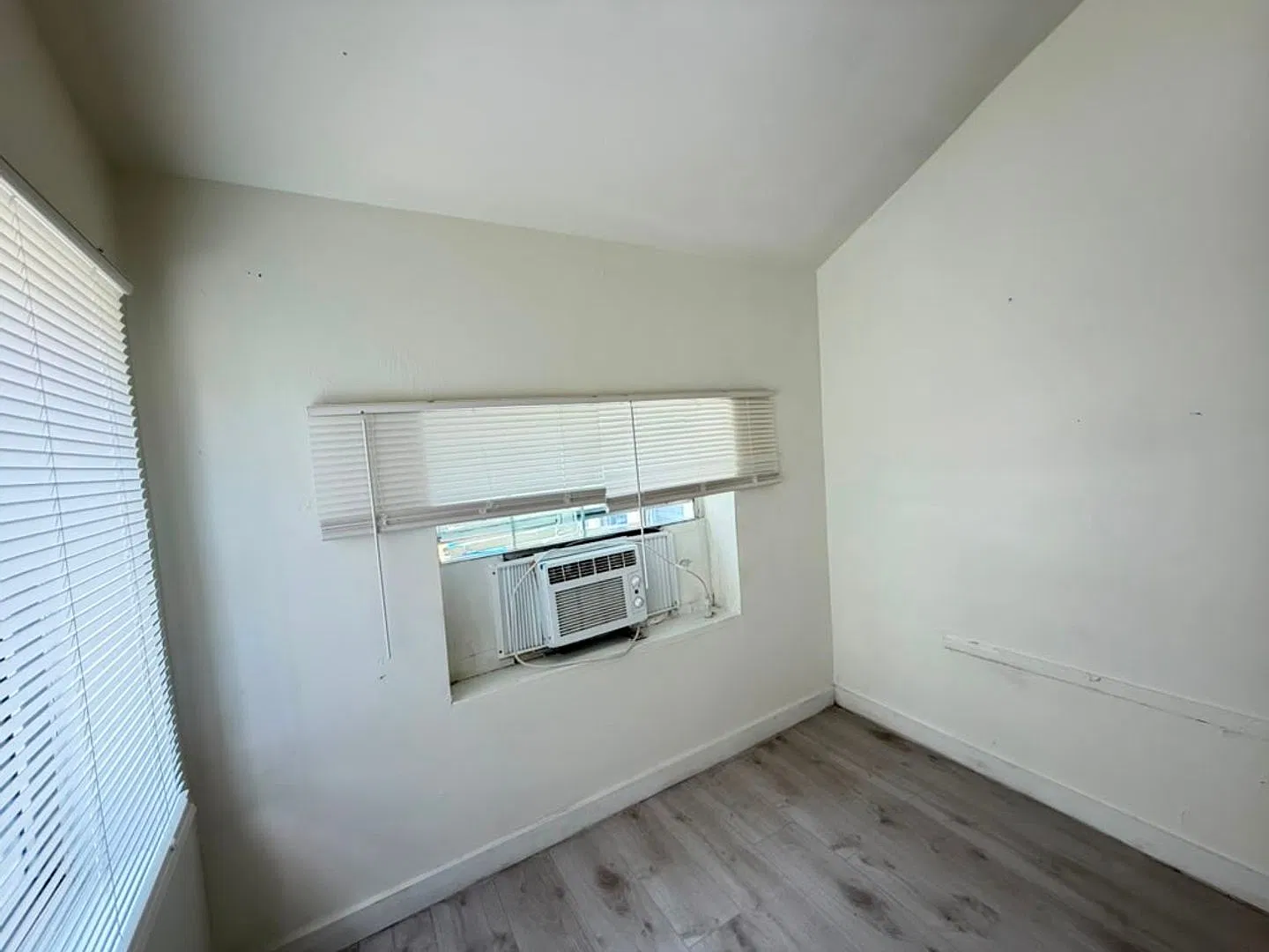 Massive 12BR Home in Orlando Ideal for Large Households or Shared Living! — Photo 3