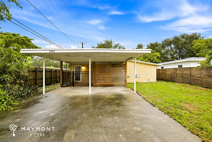 1421 SW 23rd Ave